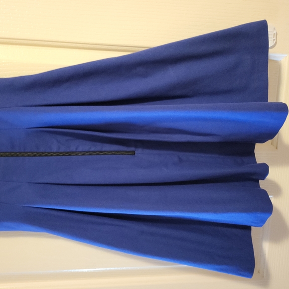 Cue Dress - Picture 5 of 9